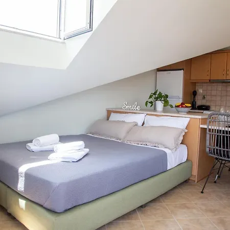 Anthi's Ликсури